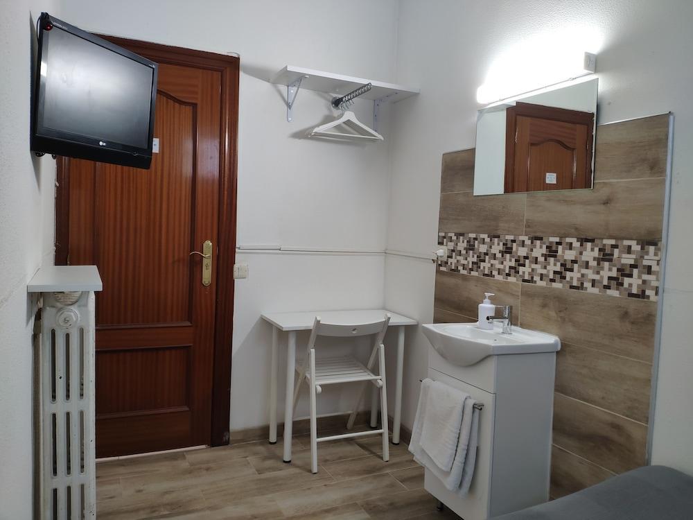 Hostal Cervantes Мадрид Екстер'єр фото