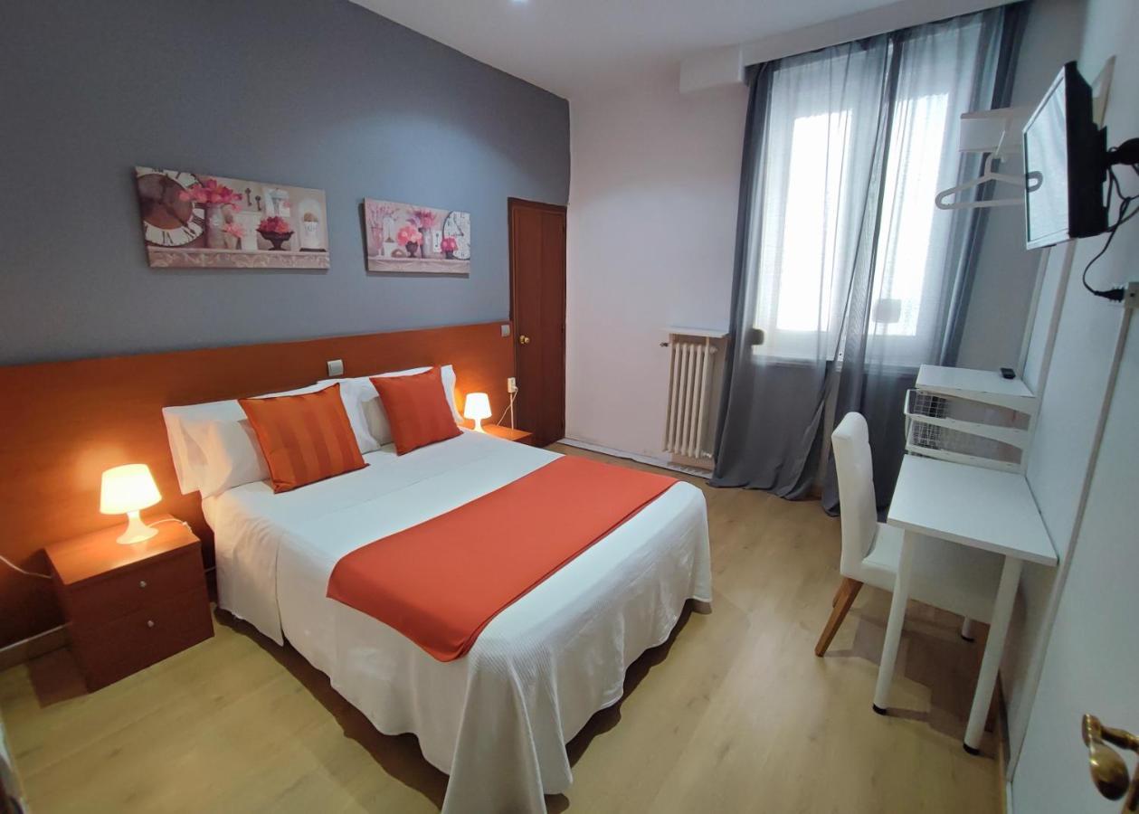 Hostal Cervantes Мадрид Екстер'єр фото