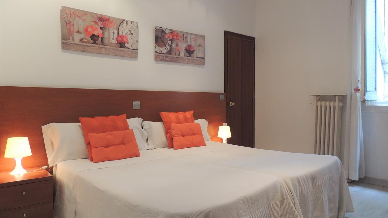 Hostal Cervantes Мадрид Екстер'єр фото