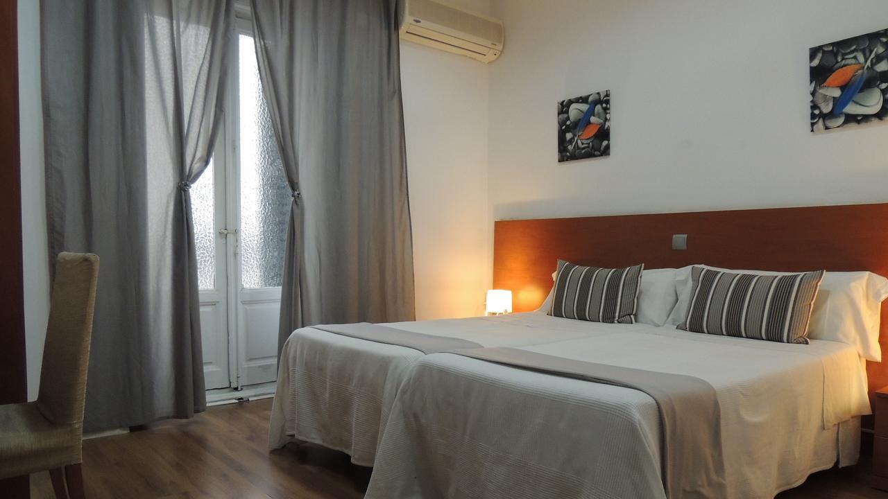 Hostal Cervantes Мадрид Екстер'єр фото